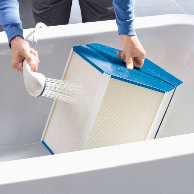Zehnder_CSY_Ventilation_Unit_ComfoAir_350_Filter_exchange_people_enthalpy_exchanger_3