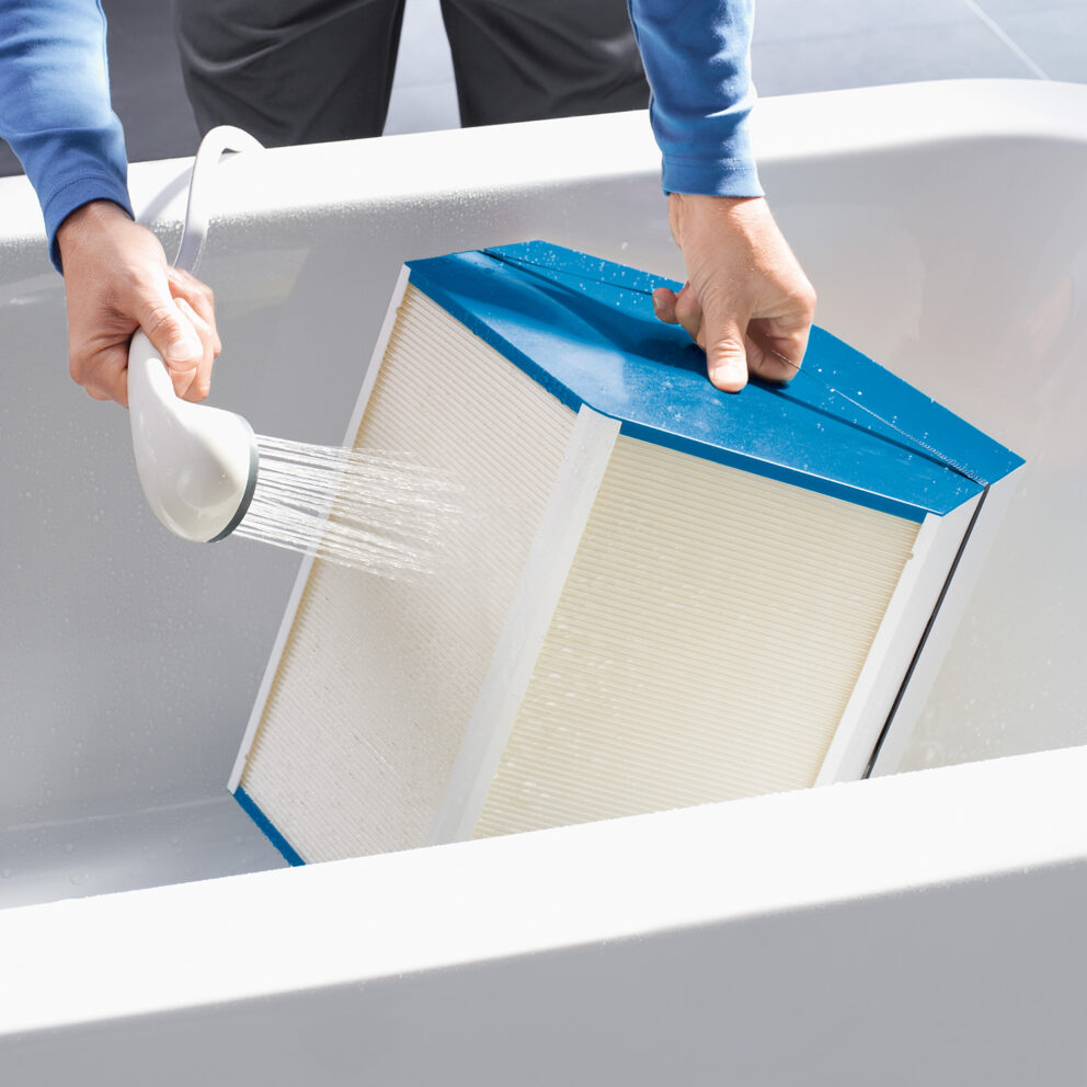 Zehnder_CSY_Ventilation_Unit_ComfoAir_350_Filter_exchange_people_enthalpy_exchanger_3